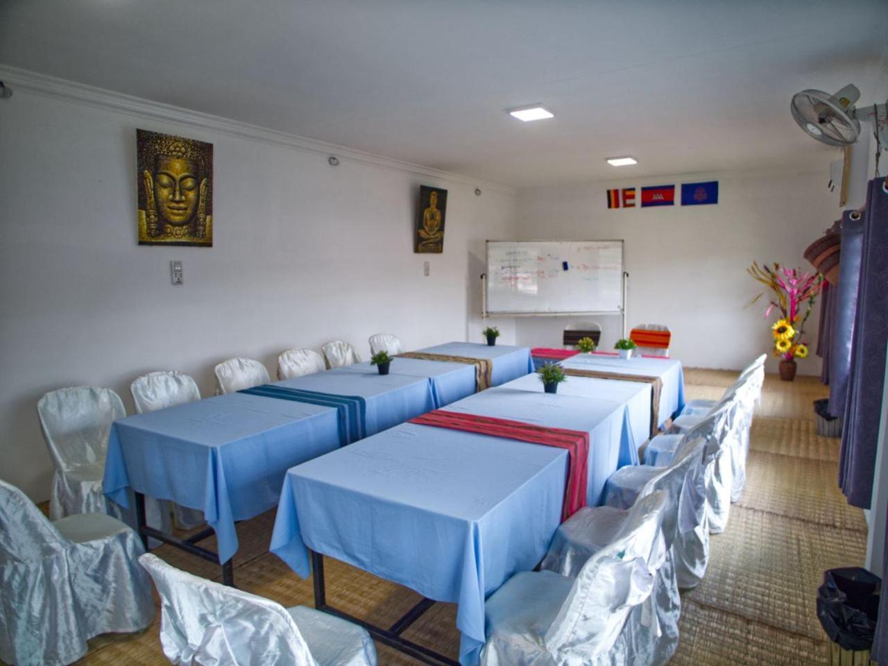 Manel Guesthouse And Restaurant Sen Monourom Exteriör bild