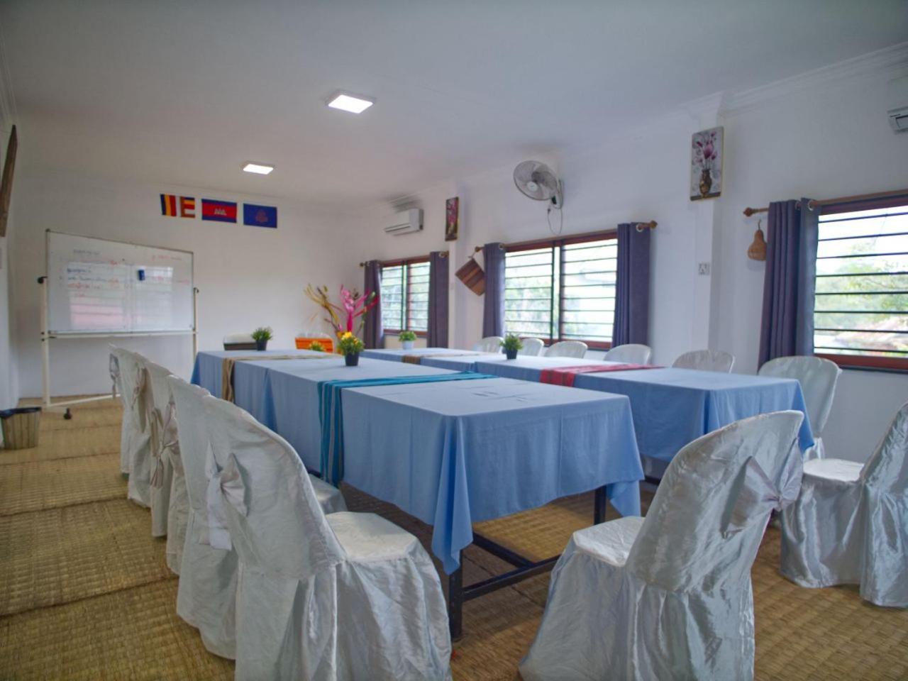 Manel Guesthouse And Restaurant Sen Monourom Exteriör bild